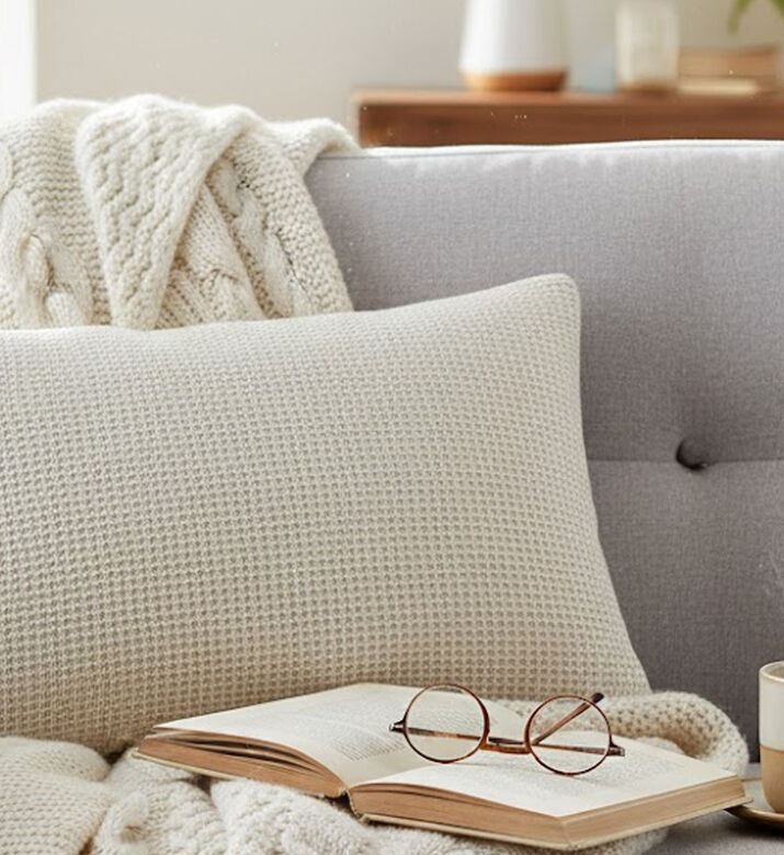 Home Deco and More Miro Regtangle Cotton Cushion, Packshot View