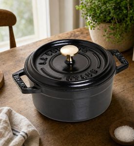 Staub Cast Iron Round Roaster, Black, 30-cm, Model View