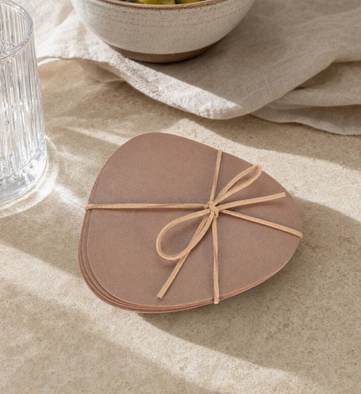 Excellent Houseware Metallic Aesthetic Coaster 4 Pieces Set, Camel, Model View