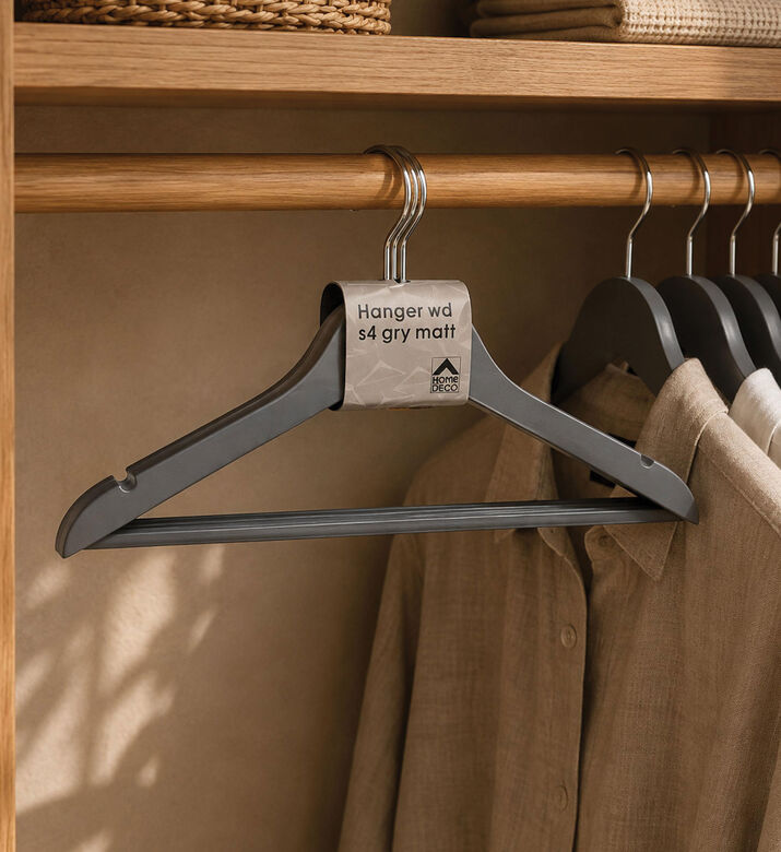 Home Deco and More Wooden Cloth Hanger 4-piece Set - 44 X 23 Cm, Black, Packshot View