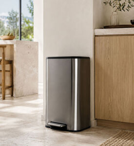Home Deco and More Soft Close Fingerprint Proof Pedal Bin, Silver, 30-l, Packshot View
