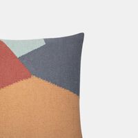 Daze Woven Filler-vacuum Cushion