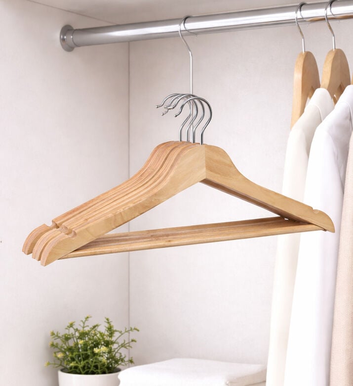 Home Deco and More Natural Wooden Hanger 6-piece Set - 44.5 X 1.2 X 23 Cm, Packshot View