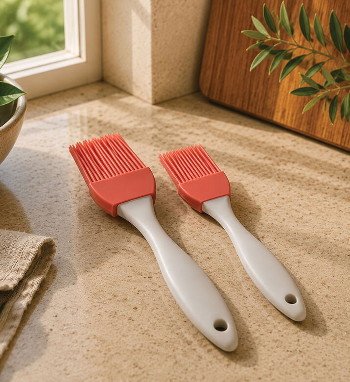 Excellent Houseware Silicone 2-piece Brushes Set, Red, Packshot View