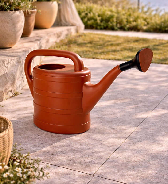 Home Deco and More Plastic Watering Can 5l, Orange, 42.2x14.8x28-cm, Packshot View