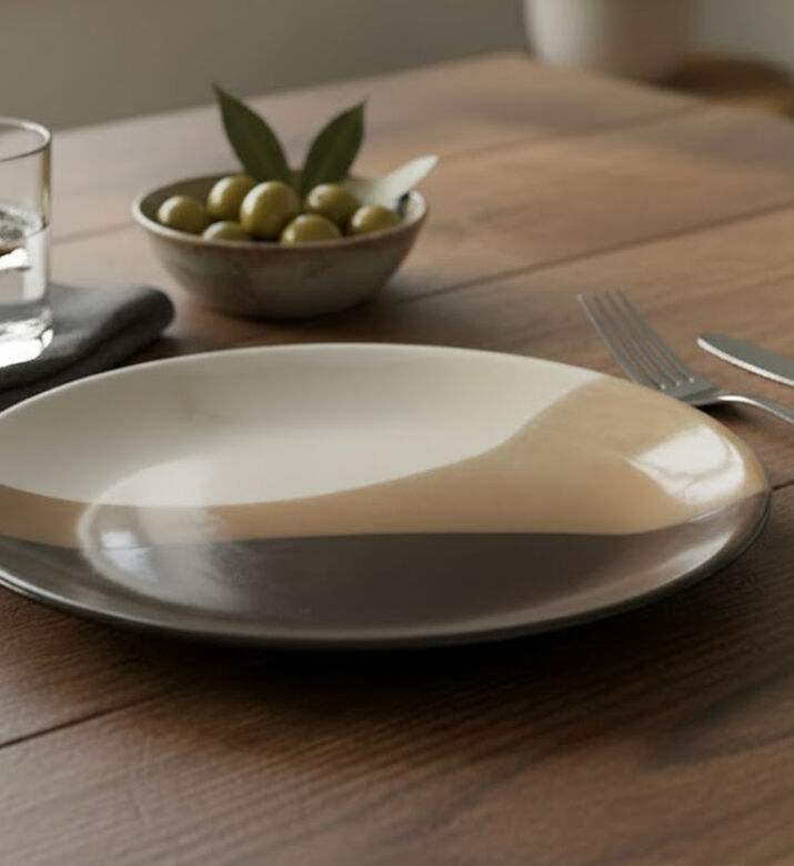 Home Deco and More Africa Stoneware Dinner Plate, Packshot View