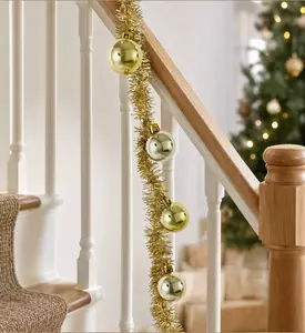 Shishi Festive Ball Tinsel Garland, Model View