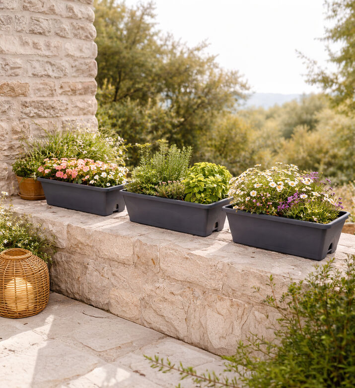 Home Deco and More Rectangular Flower Pot 3-piece, Packshot View