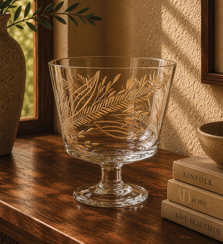 Home Deco and More Leaves Engraved Round Base Vase, Packshot View