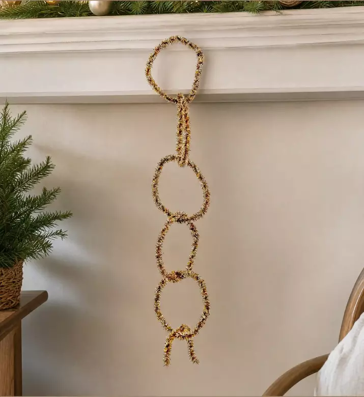 Shishi Tinsel Chain Garland 150 Cm, Model View