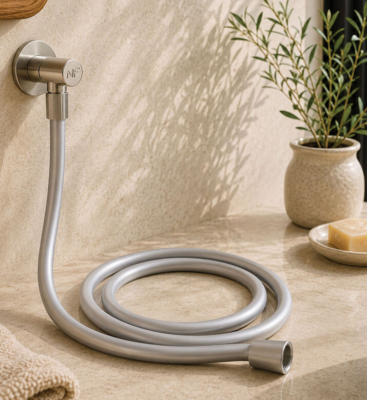 MTK Flexible Metaplastic Chrome Hose, Packshot View