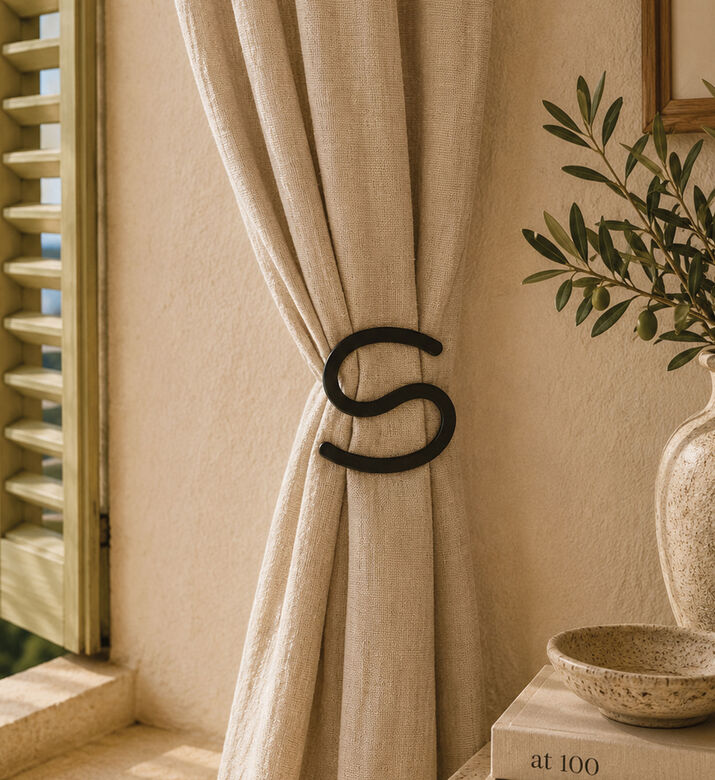 Golfino S Shape Tieback Curtain Accessory, Packshot View