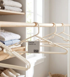 Home Deco and More Triangular Clothes Hanger, Packshot View