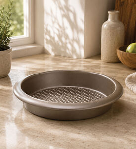 La Cucina Steel Round Baking Pan, Packshot View