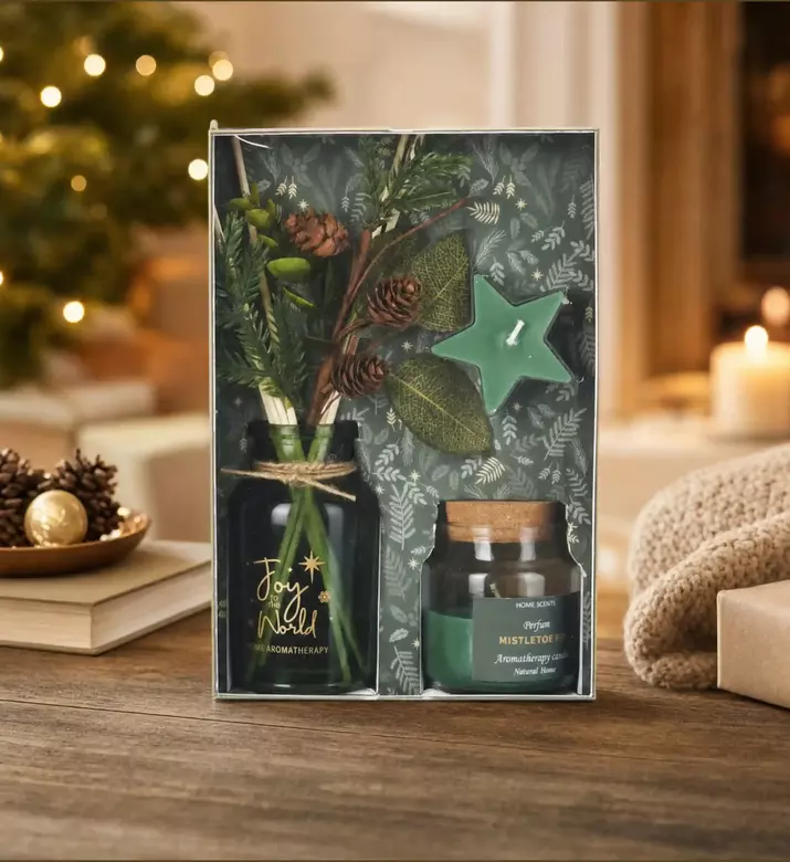 Home Deco and More Christmas-themed 3-piece Gift Set, Model View