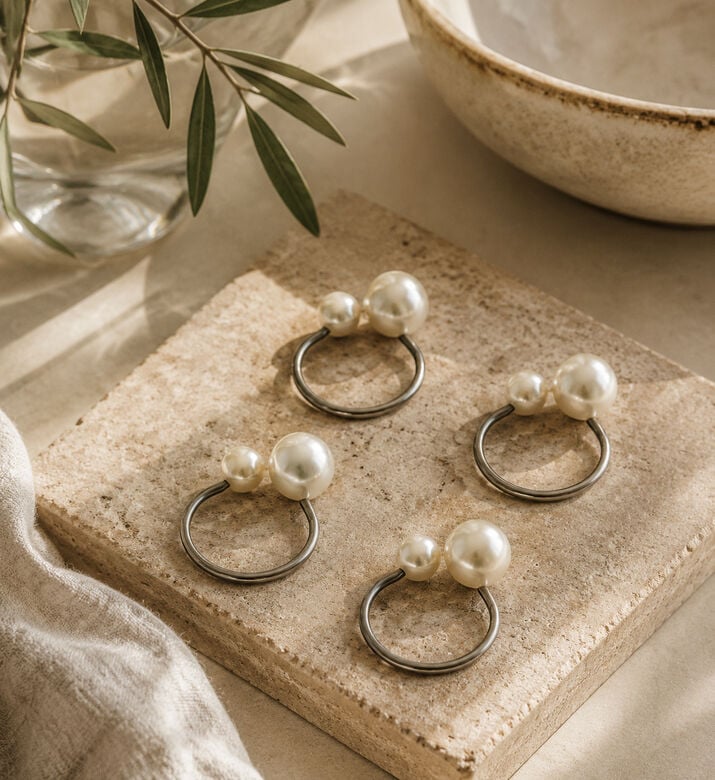 Excellent Houseware Pearl Iron Napkin Ring 4 Piece Set, Silver, Packshot View