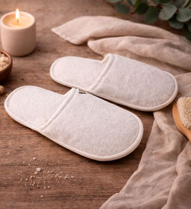 Home Deco and More Double Polycotton Country Meadow Reverse Duvet Cover 4-piece Set, White, Packshot View