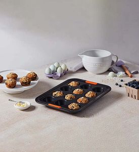 Le Creuset 12 Cup Bun Tray, Black, 34-cm, Packshot View