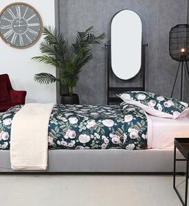 Linear Coordinated Pillow Bed Set