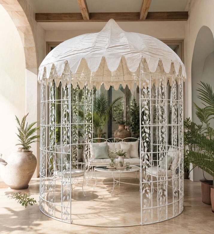 Home Deco and More Rusty Iron Garden House, Packshot View