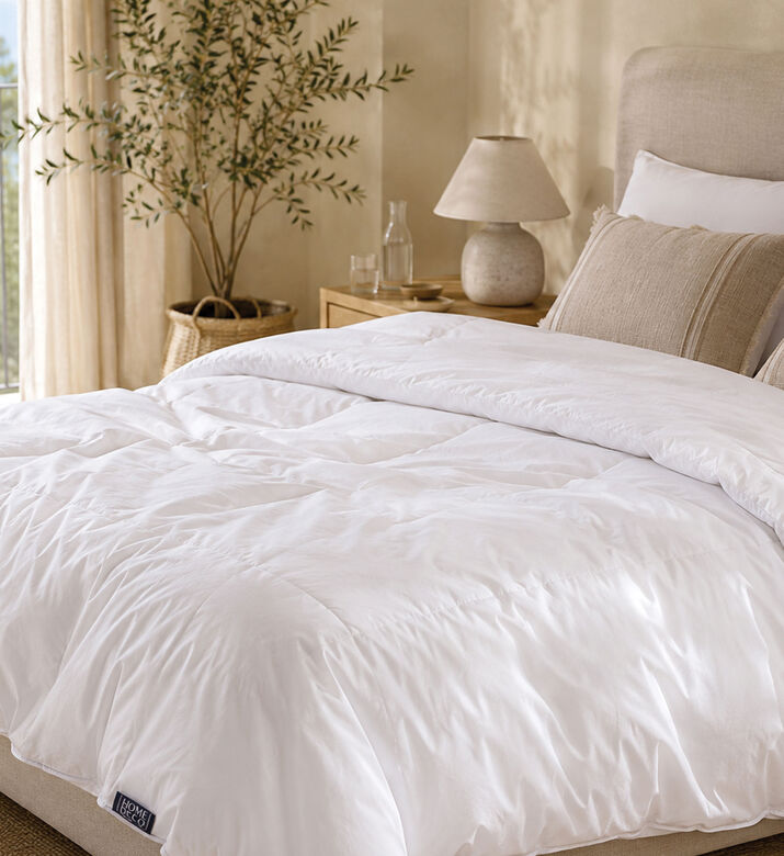 Home Deco and More Dreamer Feather Comforter Duvet, White, 240x260-cm, Packshot View