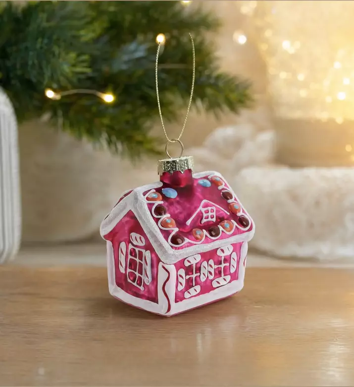 Home Deco and More Glittery Gingerbread House Ornament, Model View