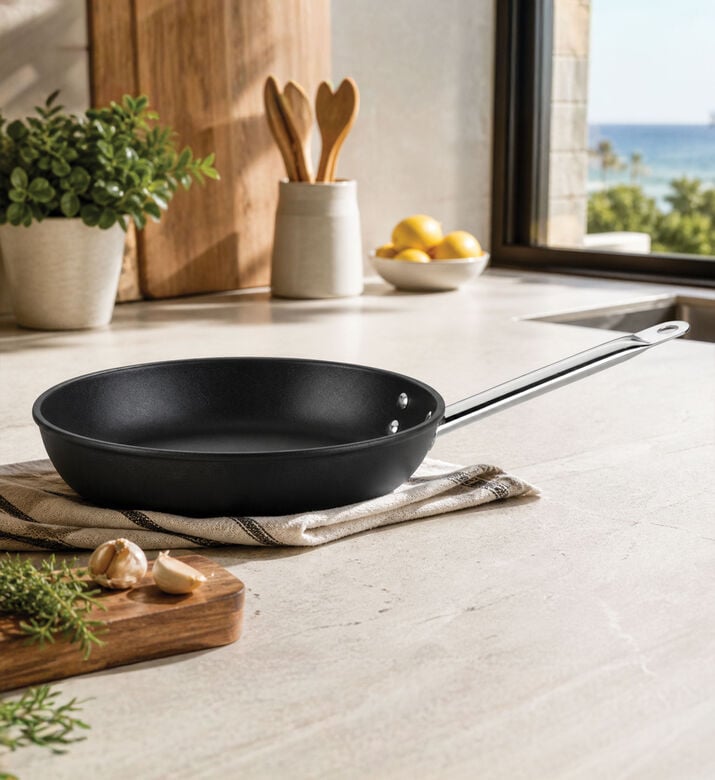 Risoli Cast Aluminium Deep Frying Pan, Black, 32-cm, Packshot View
