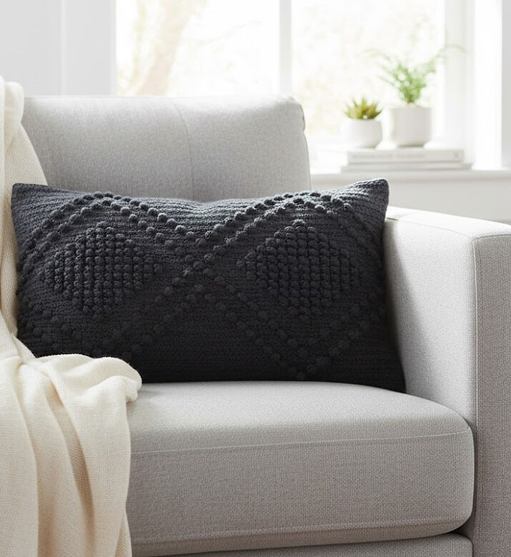 Deko and Co Bouche Cotton Cushion, Packshot View