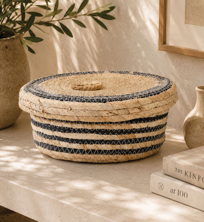 Home and Styling Straw Lidded Baskets, Natural, L, Packshot View