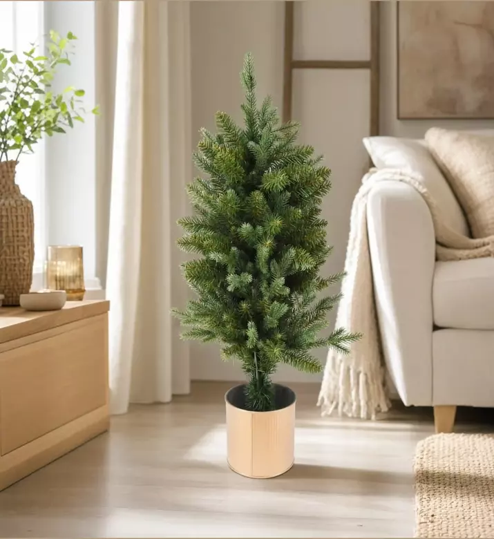 Home Deco and More Golden 198 Tips Christmas Tree, Model View