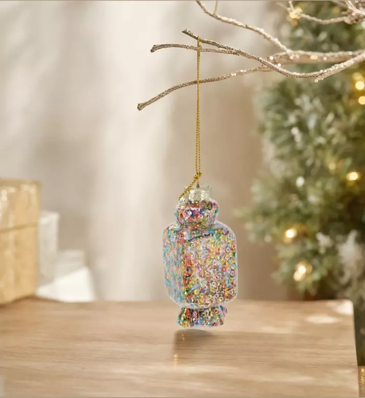 Home Deco and More Candy-shape Hangin, Model View