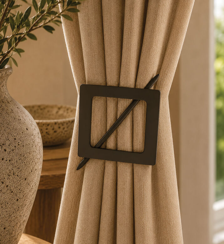 Golfino Anthracite Square Iron Embrace, Packshot View