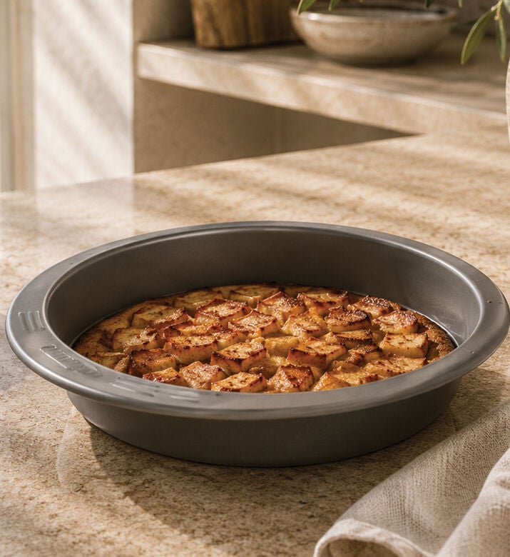 La Cucina Non-stick Steel Pie Mould Baking Pan, Packshot View