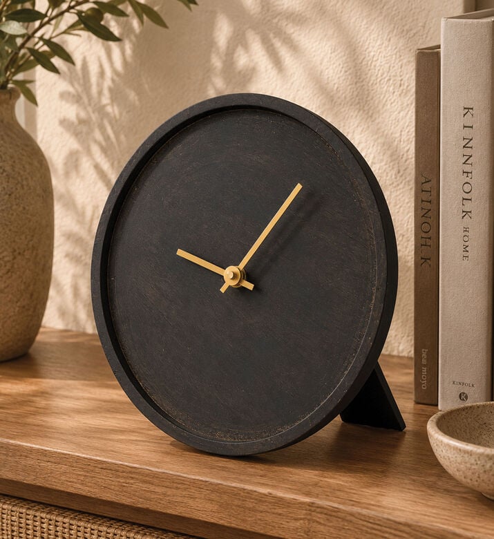 Light and Living Veti Round Desk Clock, Packshot View