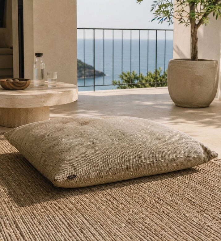 Home Deco and More Nirvana Bean-style Chill Bag, Green, Packshot View