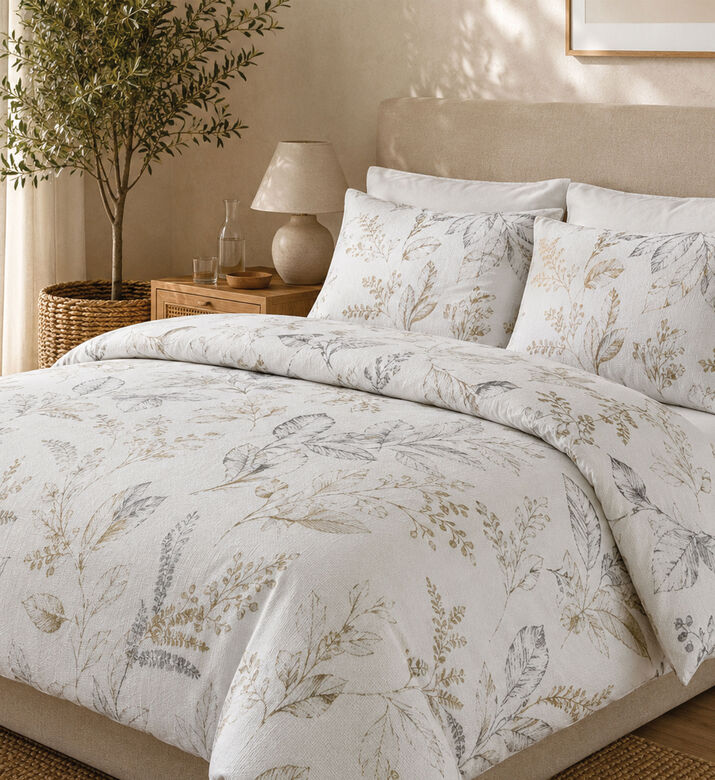 Home Deco and More Paloma Petals Cotton Satin Bed Set, Multicolor, 260x240-cm, Packshot View