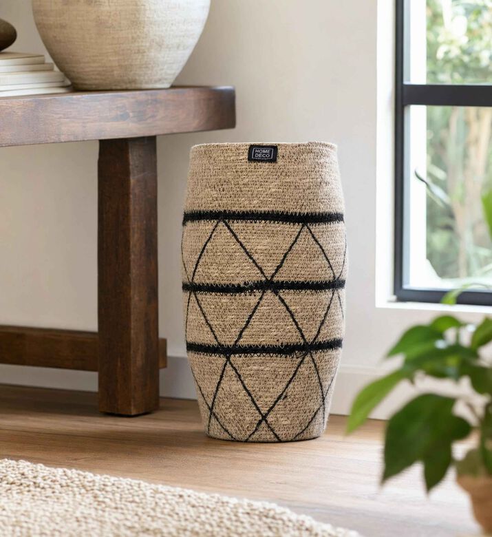 Home Deco and More Tromo Seagrass Basket, Model View