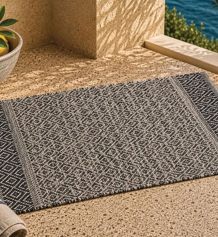 Home Deco and More Woven Recycled Cotton Rug, Packshot View