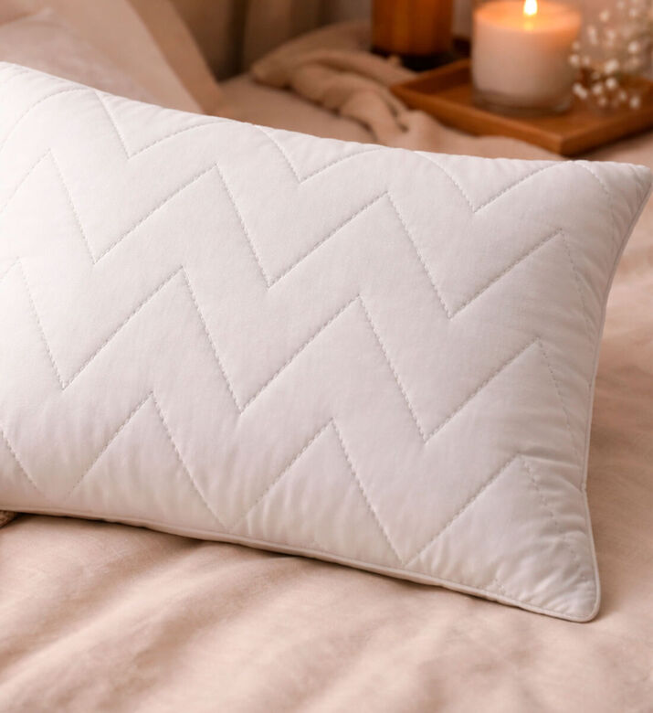 Home Deco and More Cotton Padded Pillowcase, Packshot View