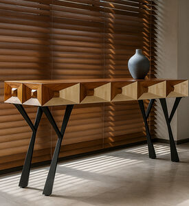 Home Deco and More Pyramid Console Table, Packshot View