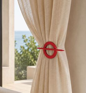 Golfino Round Wooden Curtain Tieback, Red, Packshot View