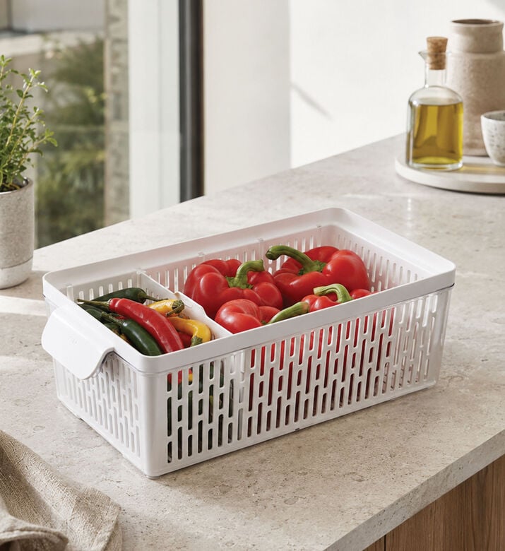 Oxo Produce Saver Medium Bin, Packshot View
