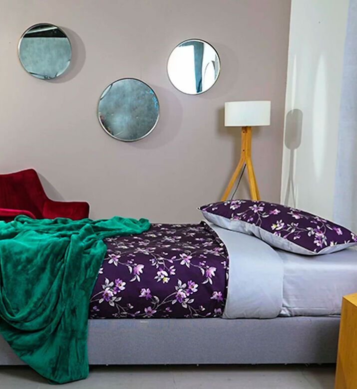 Home Deco and More Magnolia 2-piece Linen Bed Set, Purple, 200x200-cm, Packshot View