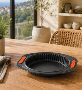 Le Creuset Quinche Tart Tin, Black, 28-cm, Packshot View