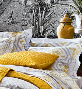 Paradis Embroidered Pillowcase