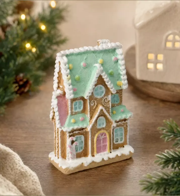 Home Deco and More Gingerbread House Figurine, Model View