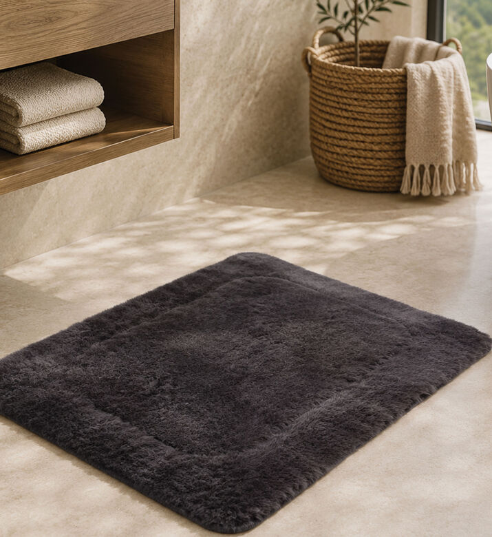 Home Deco and More Faux-fur Rectangular Small Rug, Black, 150x100-cm, Packshot View