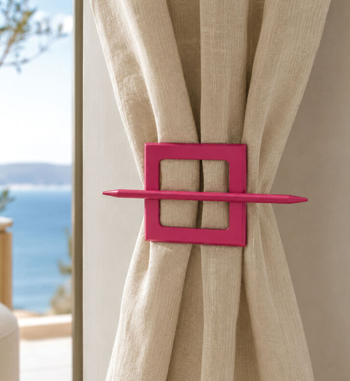 Golfino Wood Square Curtain Holdback, Packshot View