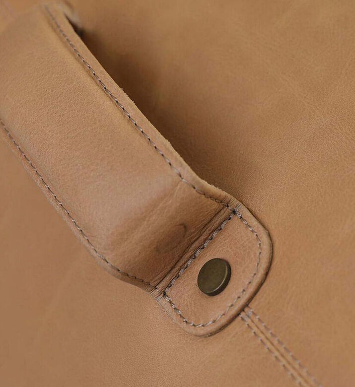 Home Deco and More Franklin Antique Leather Pour Armchair, Natural, Packshot View