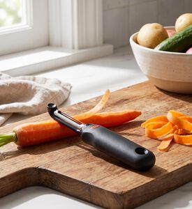 Oxo Stainless Steel Swivel Peeler, Packshot View